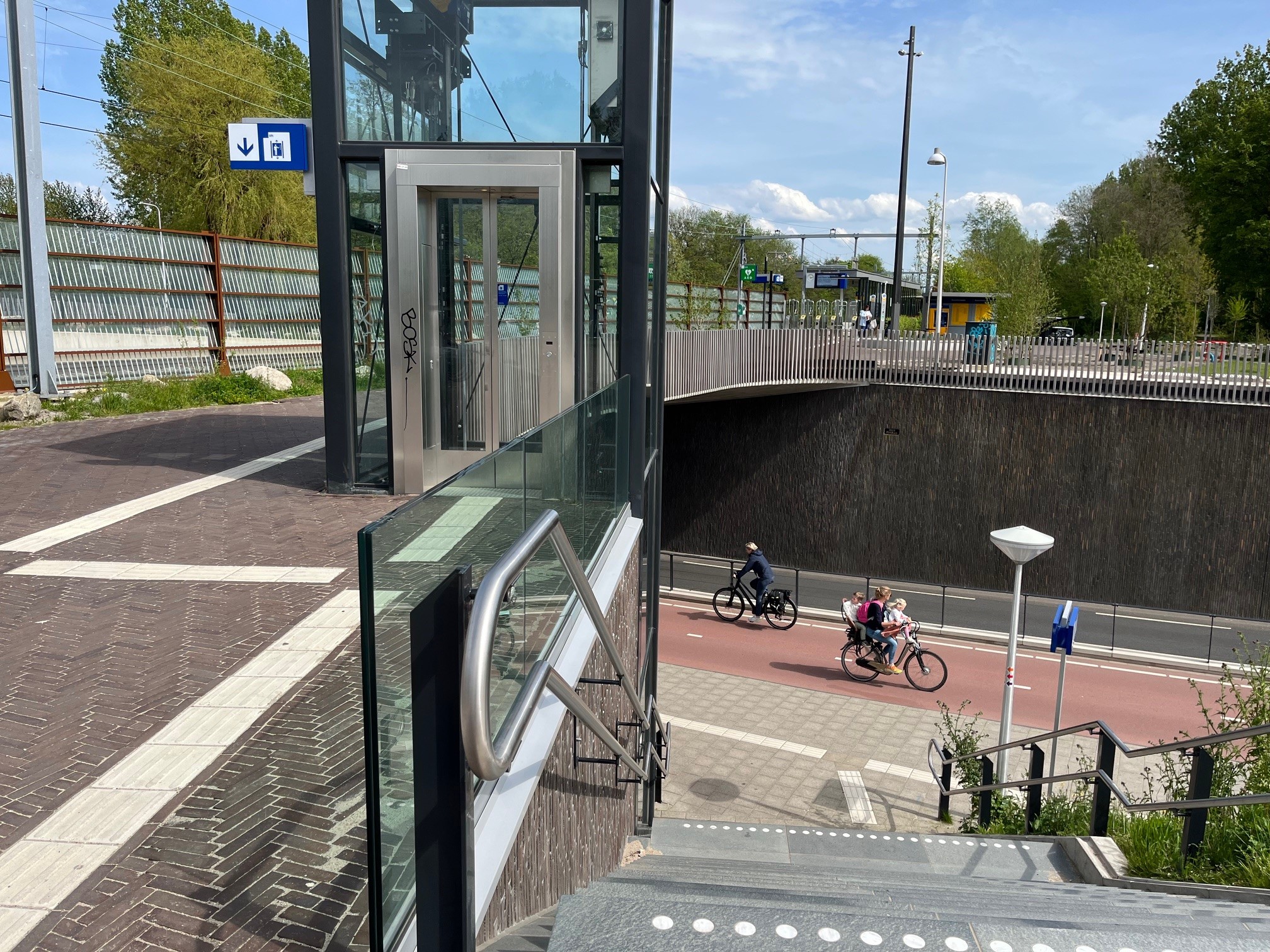 foto van lift op station